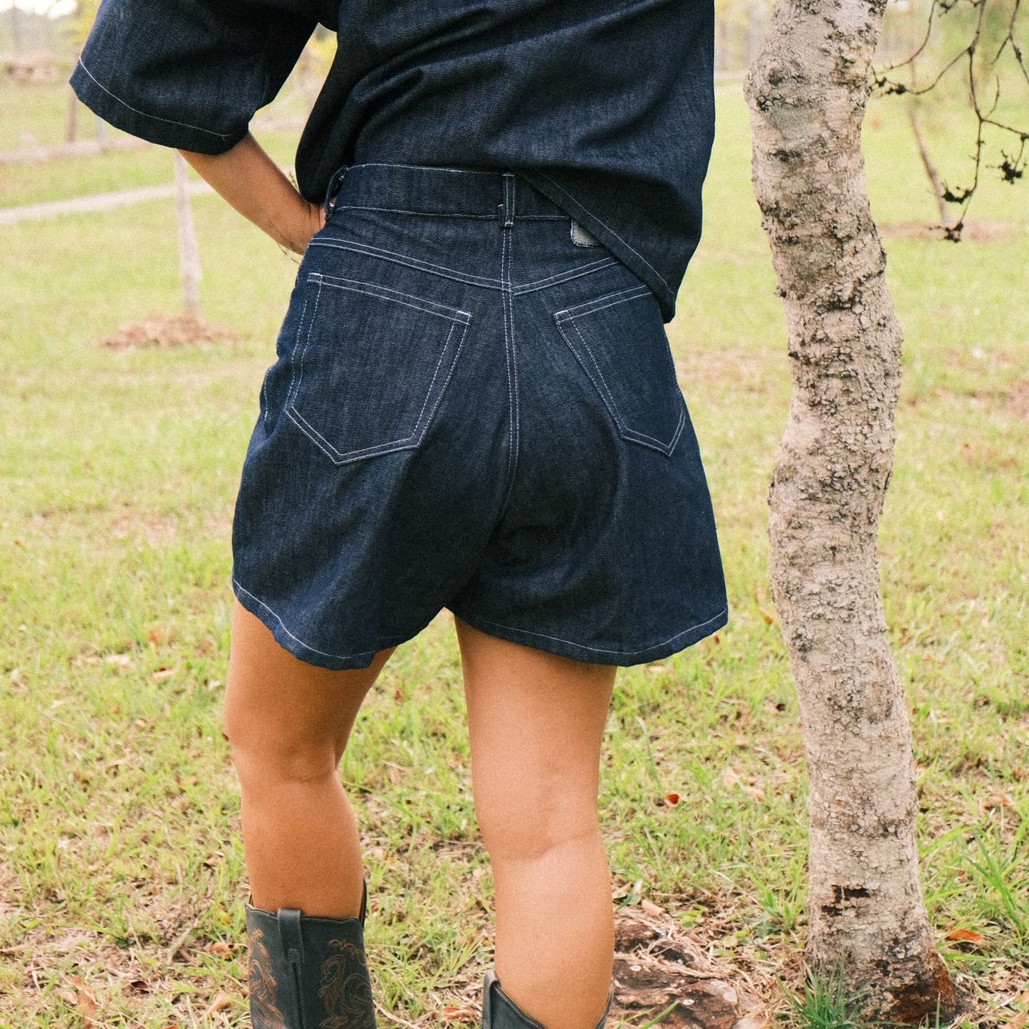 DARK DENIM SHORT
