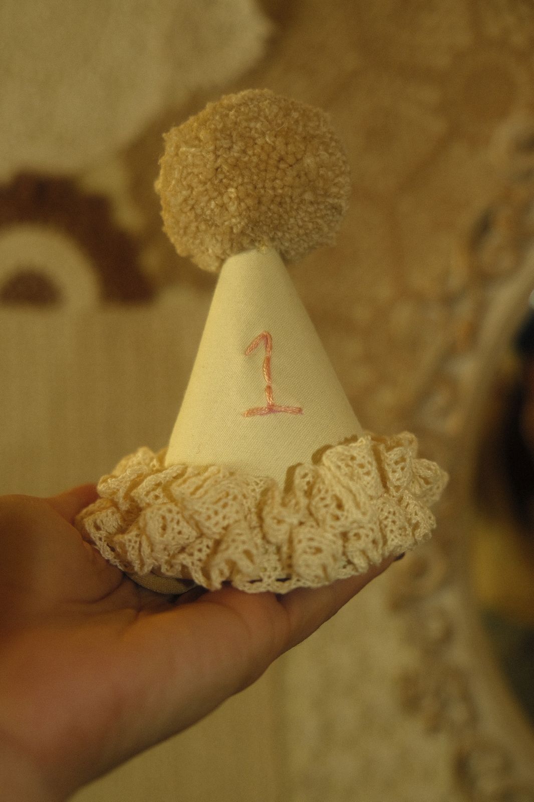 PARTY HAT BORDADO