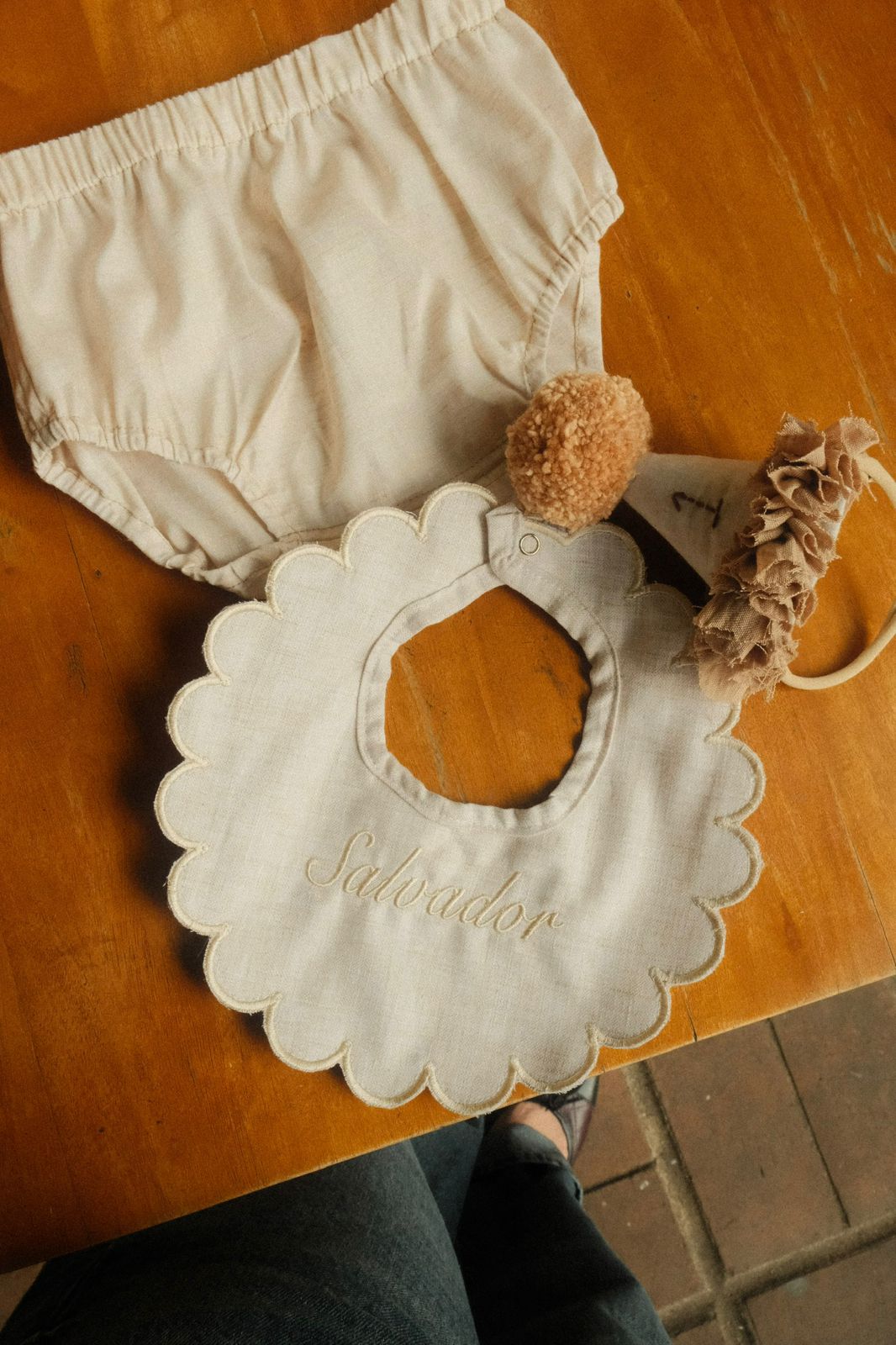 SET DE PARTY HAT, BABERO Y CUBRE PAÑAL